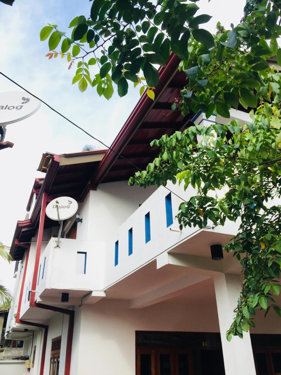 Sanjula Apartments Hikkaduwa Exterior photo